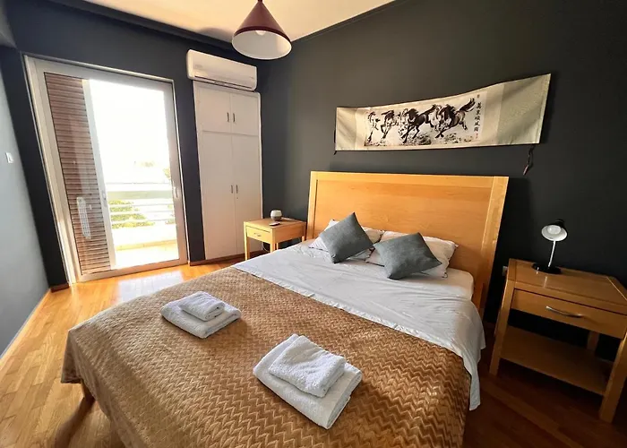 Quiet And Cozy Apartment Of New Psihiko No 6