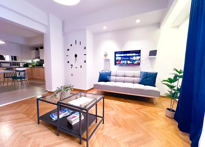 2 Bedroom Apartment Athens - Kallimarmaro